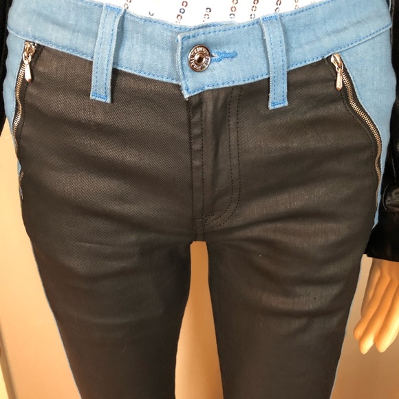 Woman’s 7 For All Mankind blue and black jeans. - Picture 7 of 8